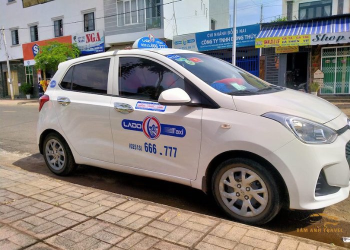 Danh sách 8 dịch vụ taxi sân bay Liên Khương - Full bảng giá