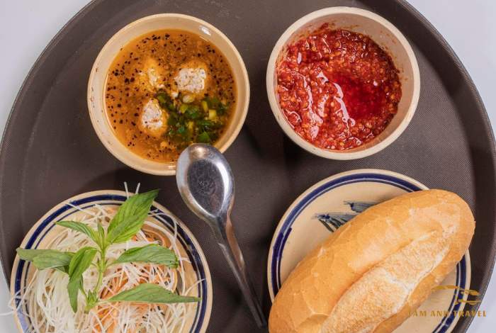 9 quán bánh mì xíu mại Đà Lạt ngon chuẩn vị được dân bản địa mách bảo