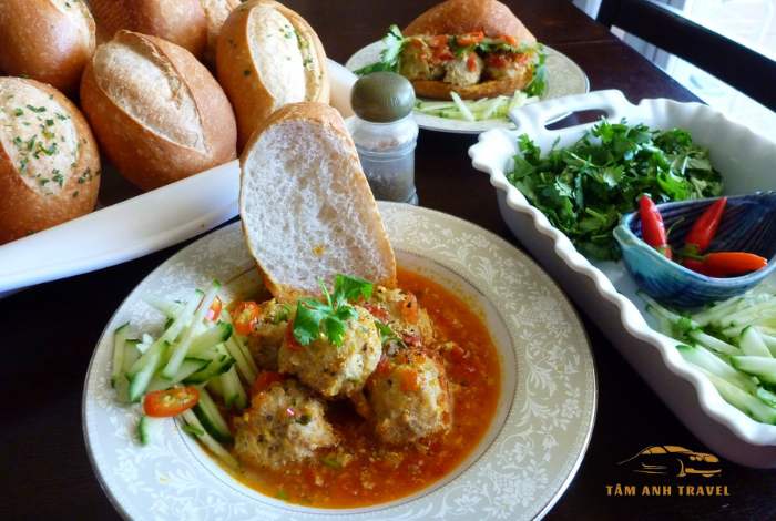 9 quán bánh mì xíu mại Đà Lạt ngon chuẩn vị được dân bản địa mách bảo
