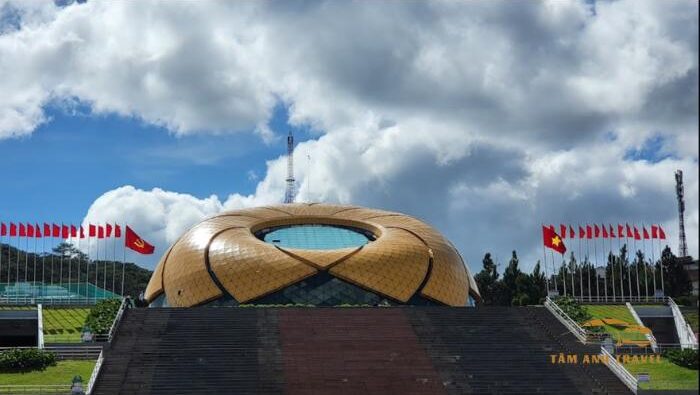 Quảng trường Lâm Viên - điểm check-in HOT nhất Đà Lạt