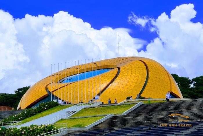 Quảng trường Lâm Viên - điểm check-in HOT nhất Đà Lạt