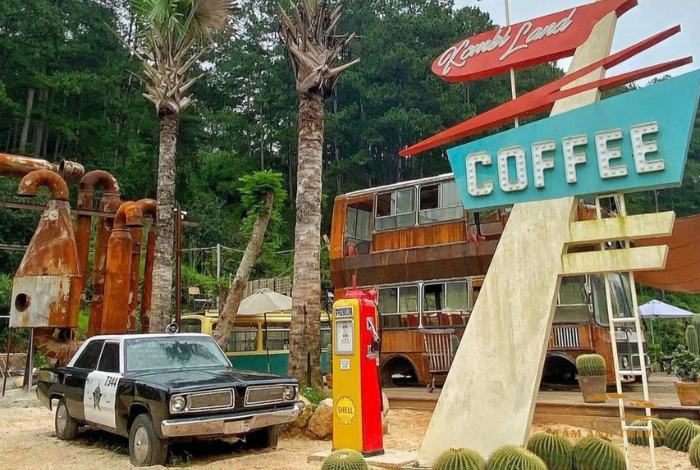Kombi Land Đà Lạt: Sống Ảo Tại Ốc Đảo Xương Rồng Đầy Màu Sắc