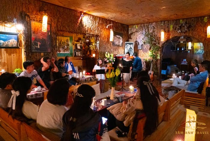 Cafe Acoustic Đà Lạt Cực Chill