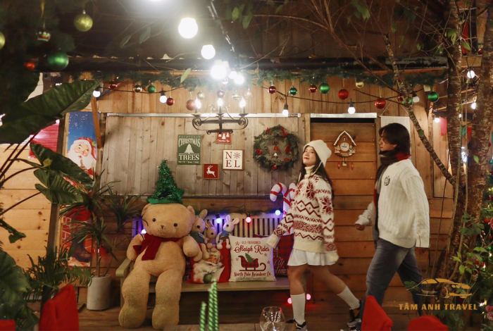 Quán cafe đẹp ở Đà Lạt decor Giáng Sinh siêu xinh