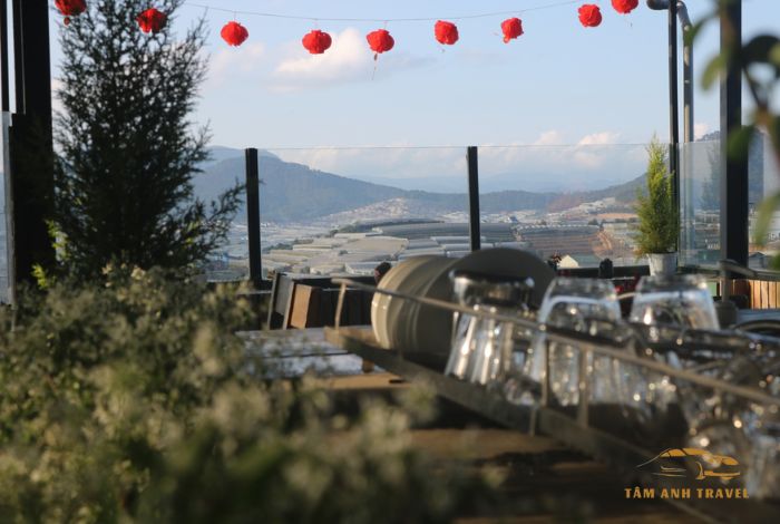 Cafe Panorama Đà Lạt: Không gian chill, view đẹp, sống ảo cực chất