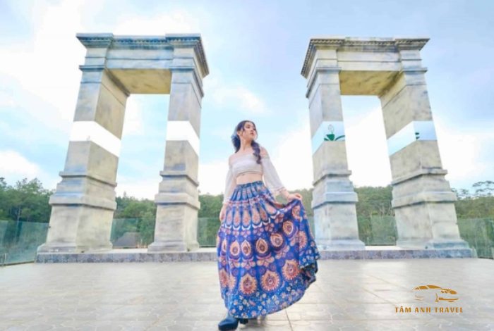 Cổng trời Đà Lạt có view đẹp tựa tiên cảnh