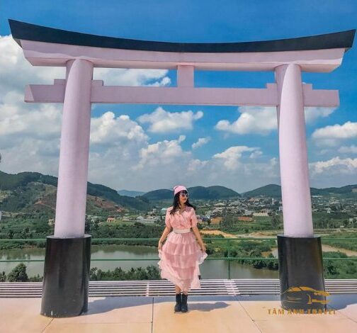 Cổng trời Đà Lạt có view đẹp tựa tiên cảnh