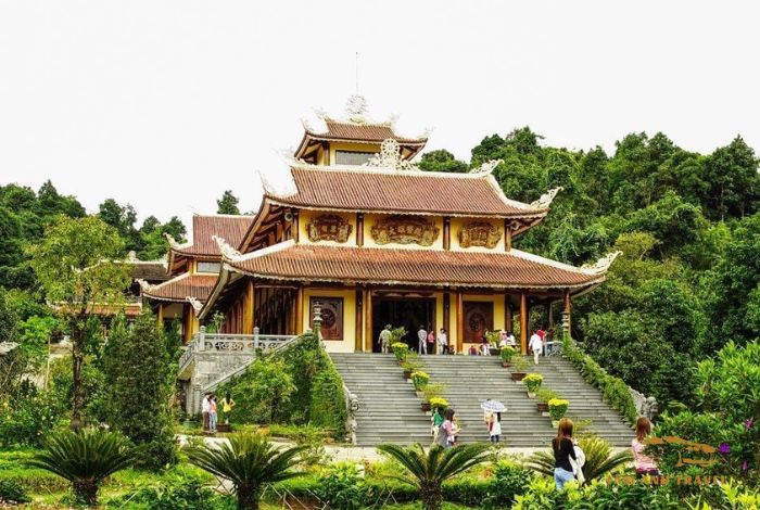 Thiền Viện Trúc Lâm Đà Lạt: Ngôi chùa đẹp như tranh