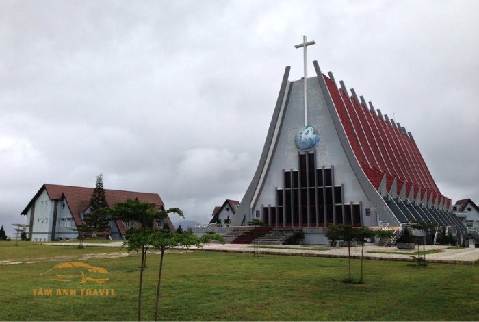 1001 góc check-in sống ảo tại Chủng Viện Minh Hòa Đà Lạt