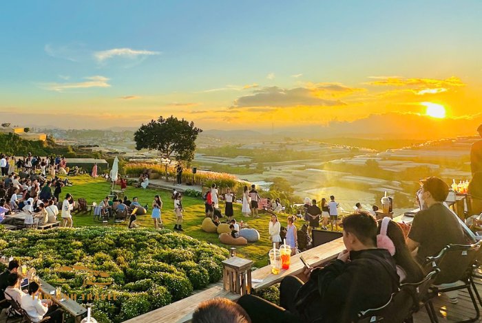 Chạng Vạng Coffee Đà Lạt với view hoàng hôn lãng mạn