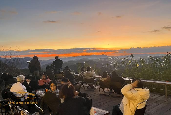 Review Kong cafe Đà Lạt: Thưởng thức trà bao ngon