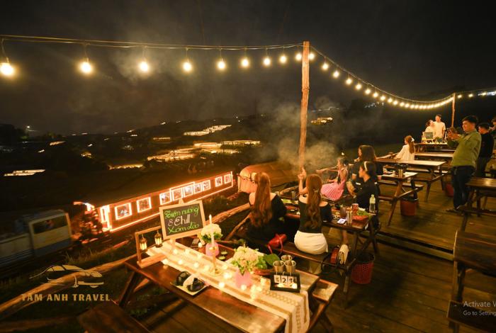 Review Tiệm Nướng Trạm Dừng Chill không gian nướng cực chill