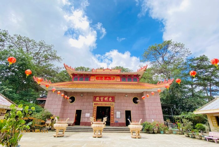 Chùa Tàu Đà Lạt: Kiến trúc ấn tượng