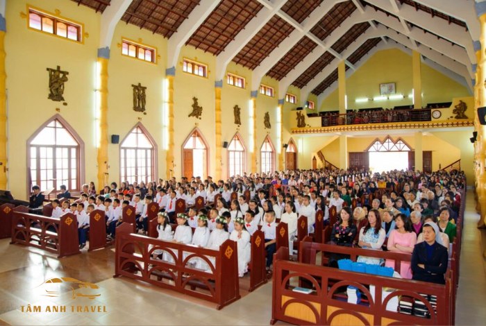 Nhà thờ Đà Lạt nổi tiếng với thiết kế độc đáo