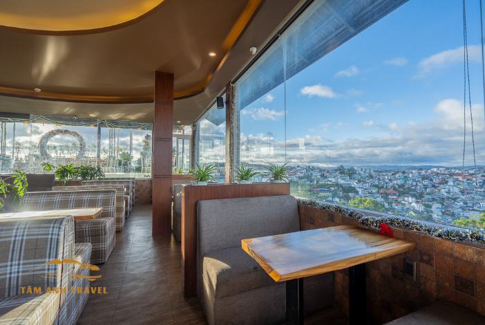 Ghé Dalat Golf Cafe thưởng thức cafe ngắm view toàn thành phố