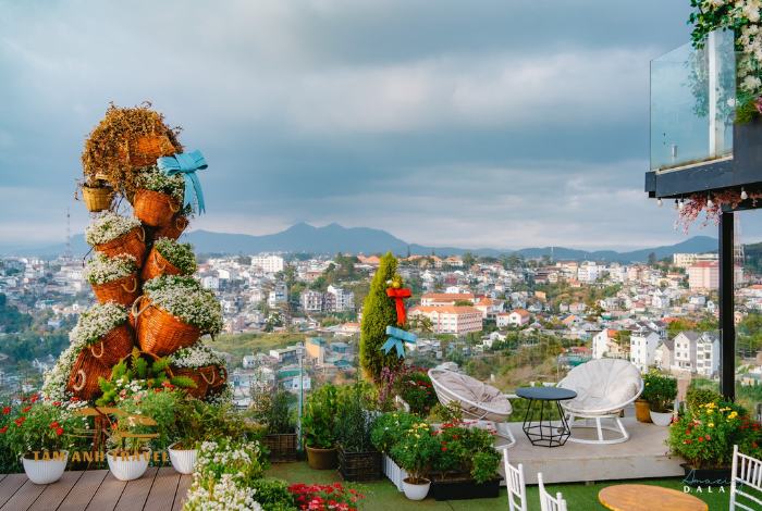Ghé Dalat Golf Cafe thưởng thức cafe ngắm view toàn thành phố