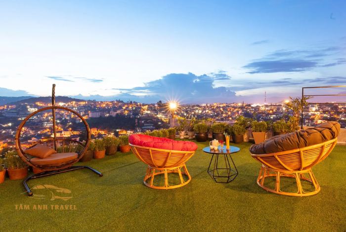 Ghé Dalat Golf Cafe thưởng thức cafe ngắm view toàn thành phố