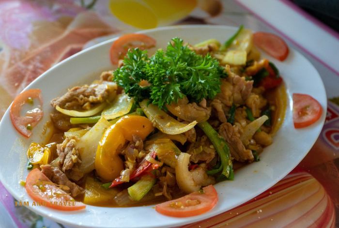 Đến nhà hàng Trên Đỉnh Đồi Trăng thưởng thức ẩm thực phố núi