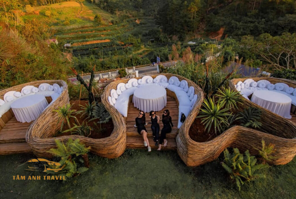 Đến Azulik Hill Đà Lạt ngắm bình minh và hoàng hôn cực chill