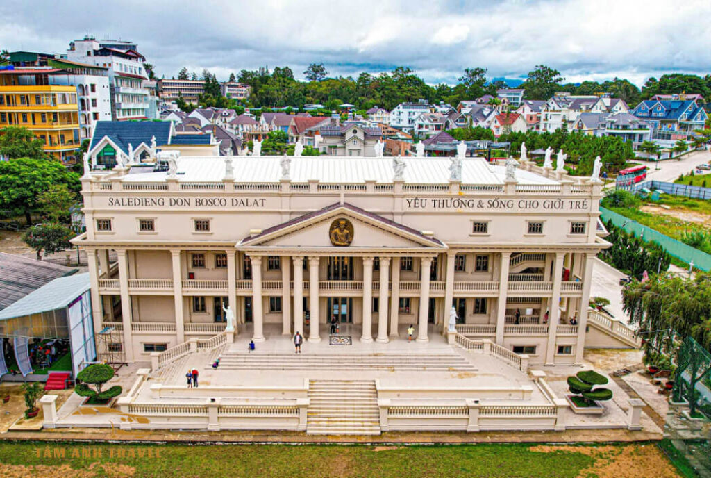 Review Học viện Don Bosco Đà Lạt không gian đẹp như trời Âu