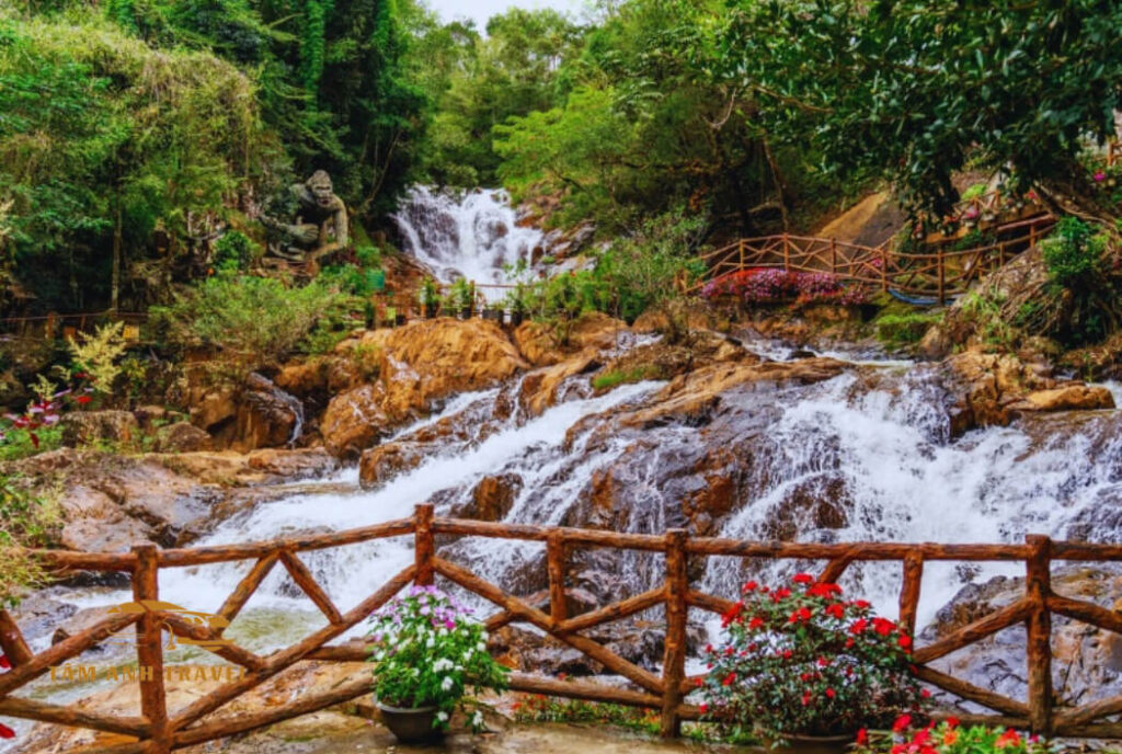 TOP 10 thác nước Đà Lạt đẹp ngất ngây giữa đại ngàn