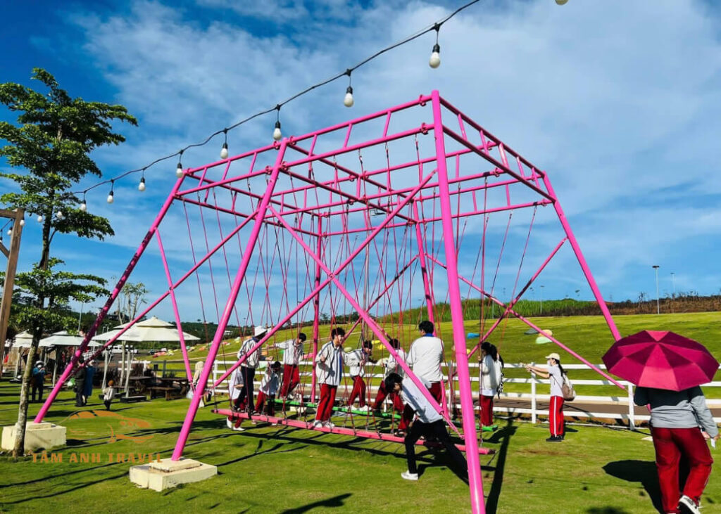 Review Sun Valley Farm - Tổ hợp nông trại, vườn thú, trò chơi
