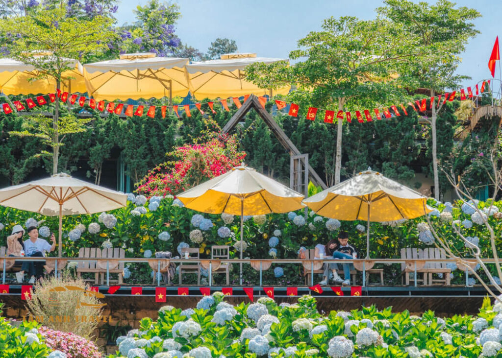 Tiệm cà phê Dốc Thị - Địa điểm check in siêu đẹp ở Đà Lạt