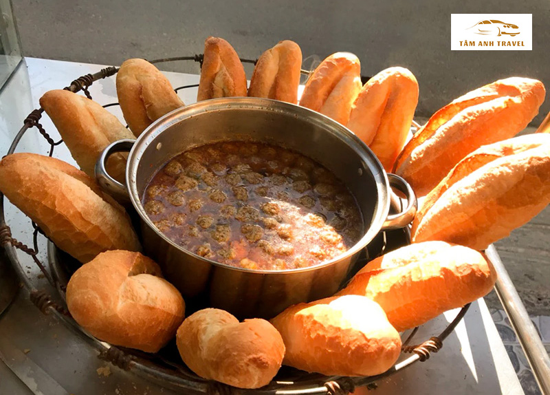 Quán bánh mì xíu mại BH Đà Lạt