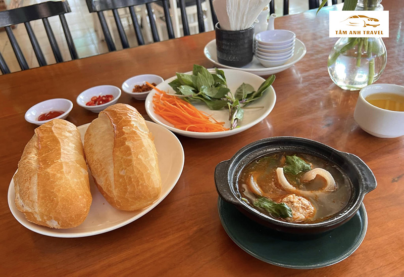 Quán bánh mì xíu mại Memory Đà Lạt