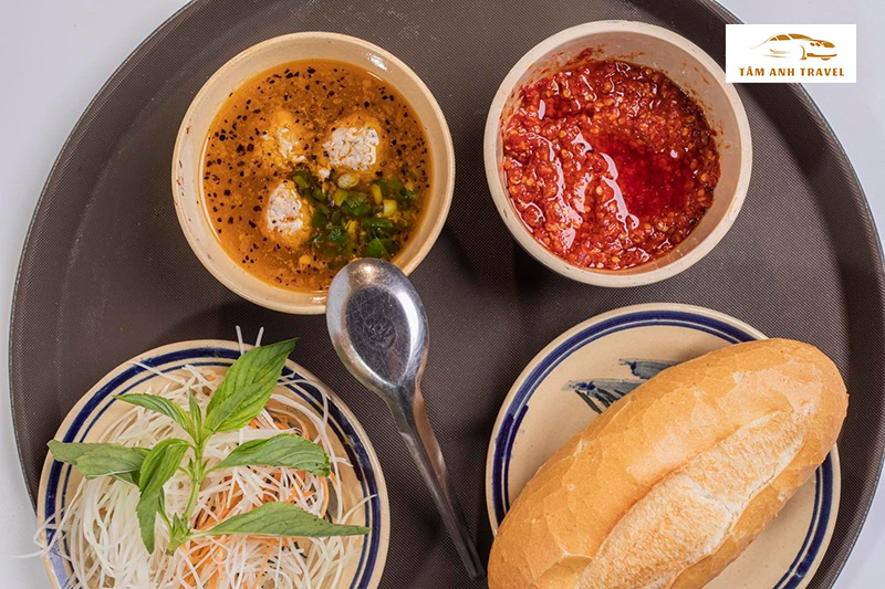 Quán bánh mì xíu mại Tiệm Bếp Ăn Đà Lạt