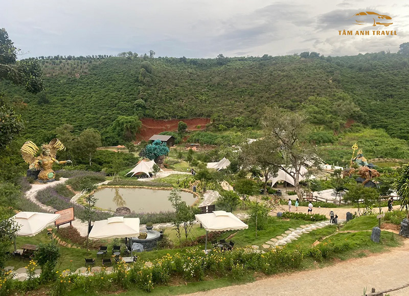 Khuôn viên The God Valley Đà Lạt