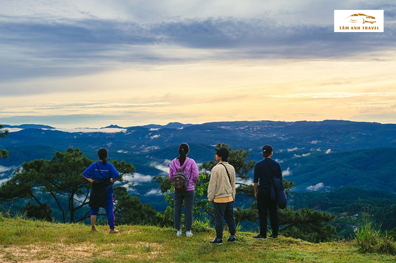Trekking đỉnh Pinnhatt Đà Lạt