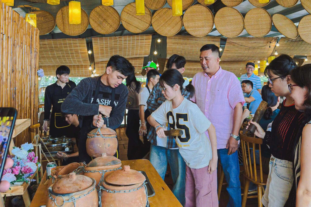 gà nướng lu đà lạt