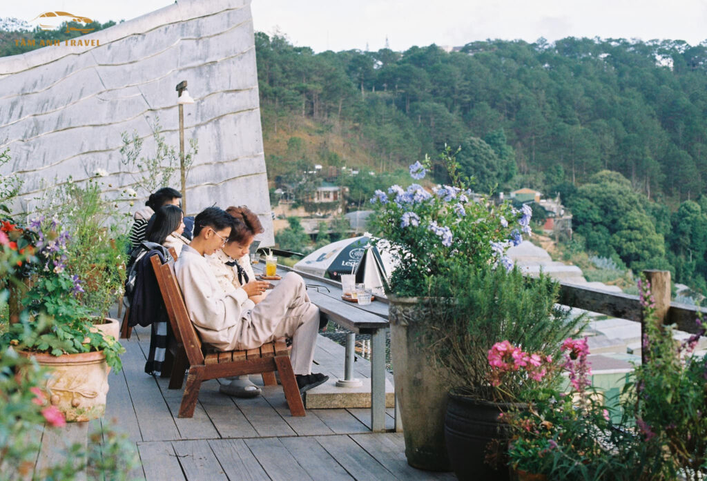 Tiệm cà phê Cheo veooo