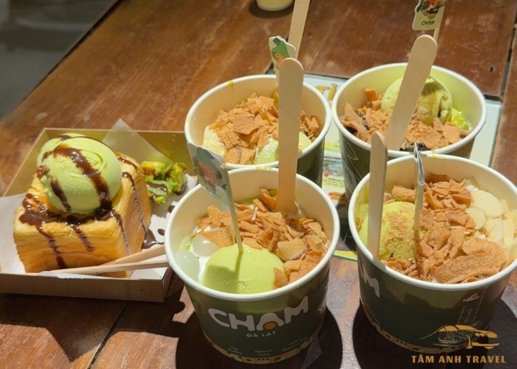 Chạm Cafe & Kem Bơ Đà Lạt