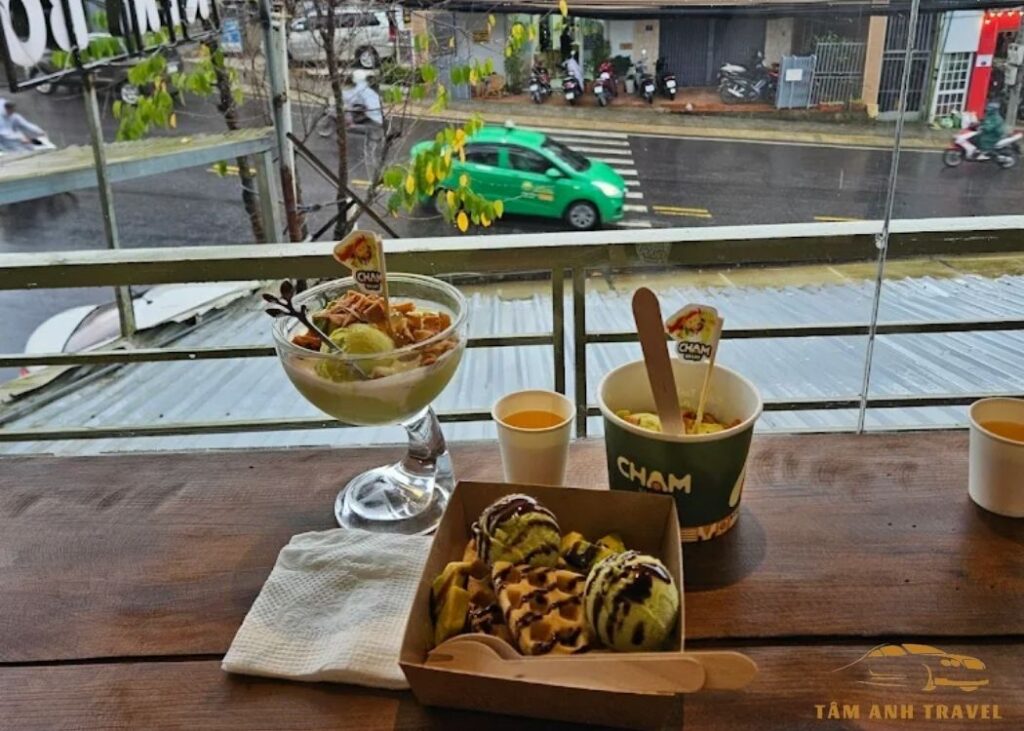 Chạm Cafe & Kem Bơ Đà Lạt
