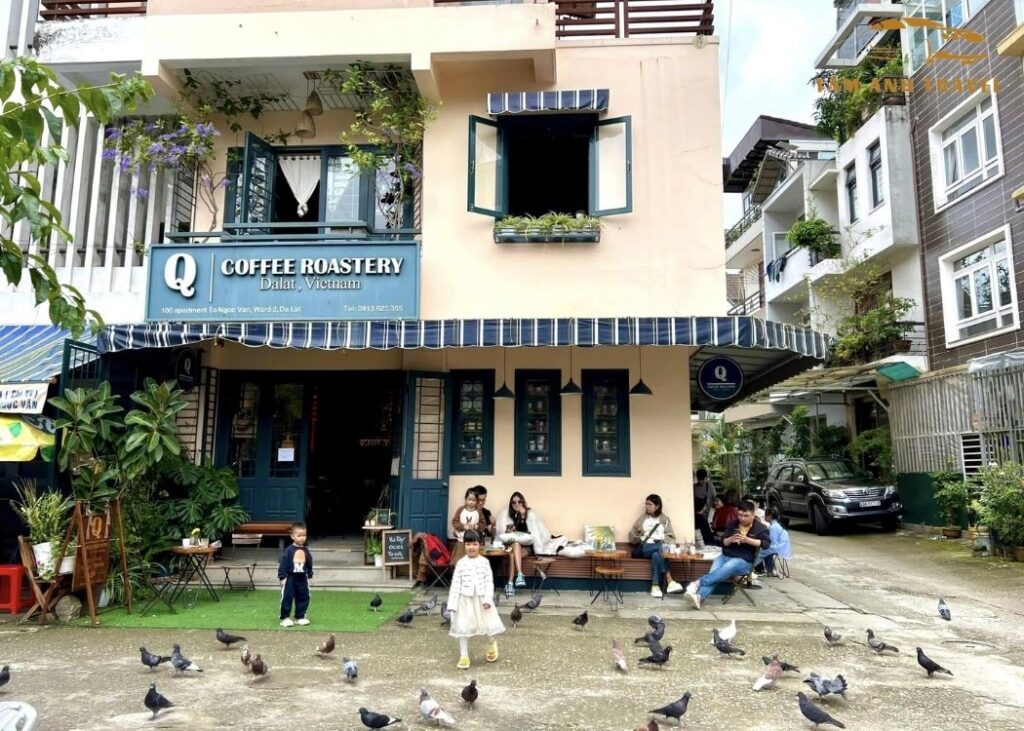 Q Coffee Roastery Dalat – Quán Cà Phê Bồ Câu Ở Đà Lạt