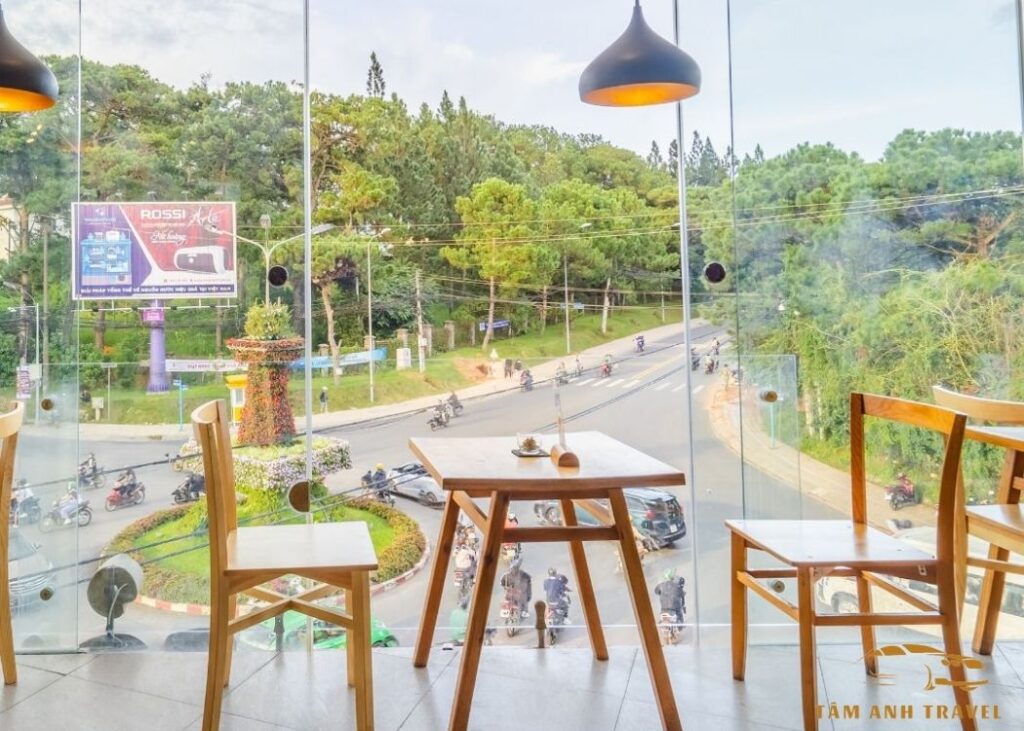 Cafe Tỏi Đen Đà Lạt
