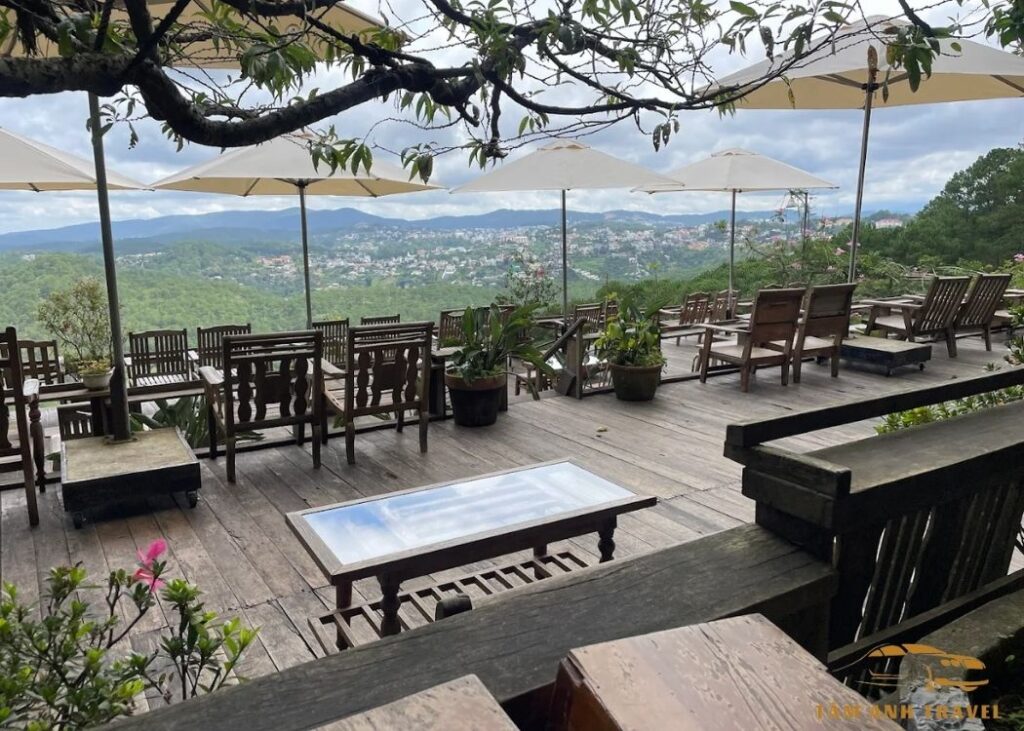 Tiệm cà phê Linh Đà Lạt