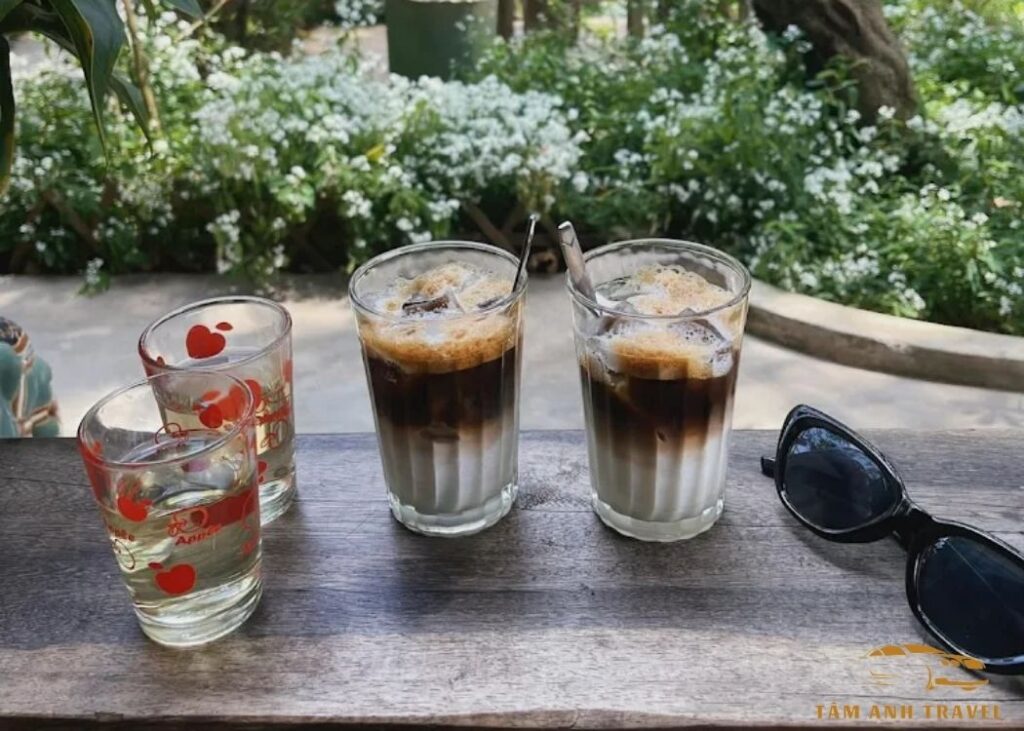 Tiệm cà phê Linh Đà Lạt