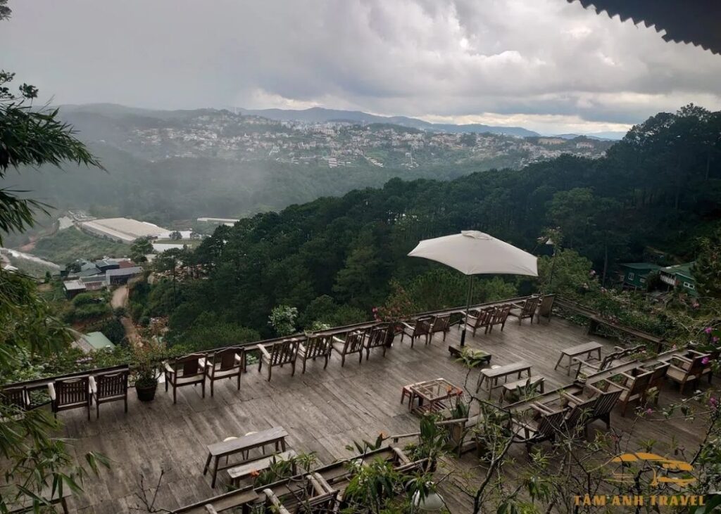 Tiệm cà phê Linh Đà Lạt
