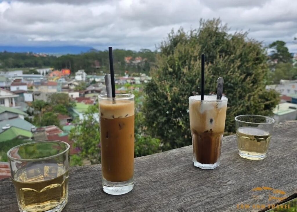 Quán Coffee Em và Trịnh
