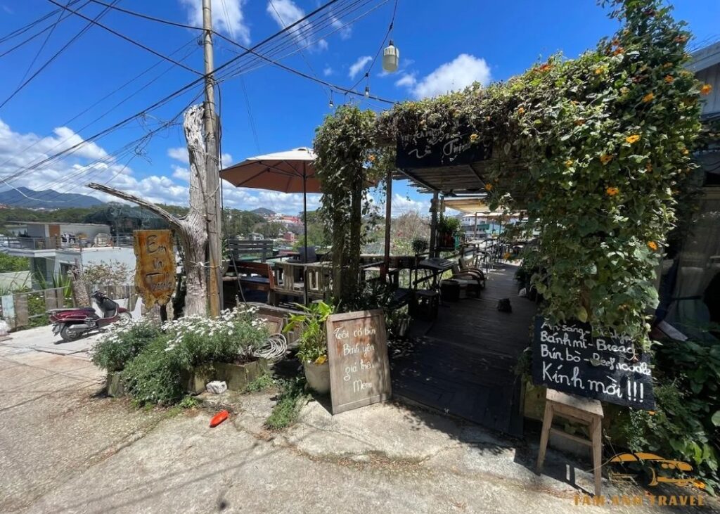 Quán Coffee Em và Trịnh