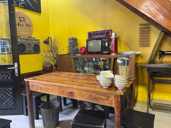 tiệm cơm hồi nớ